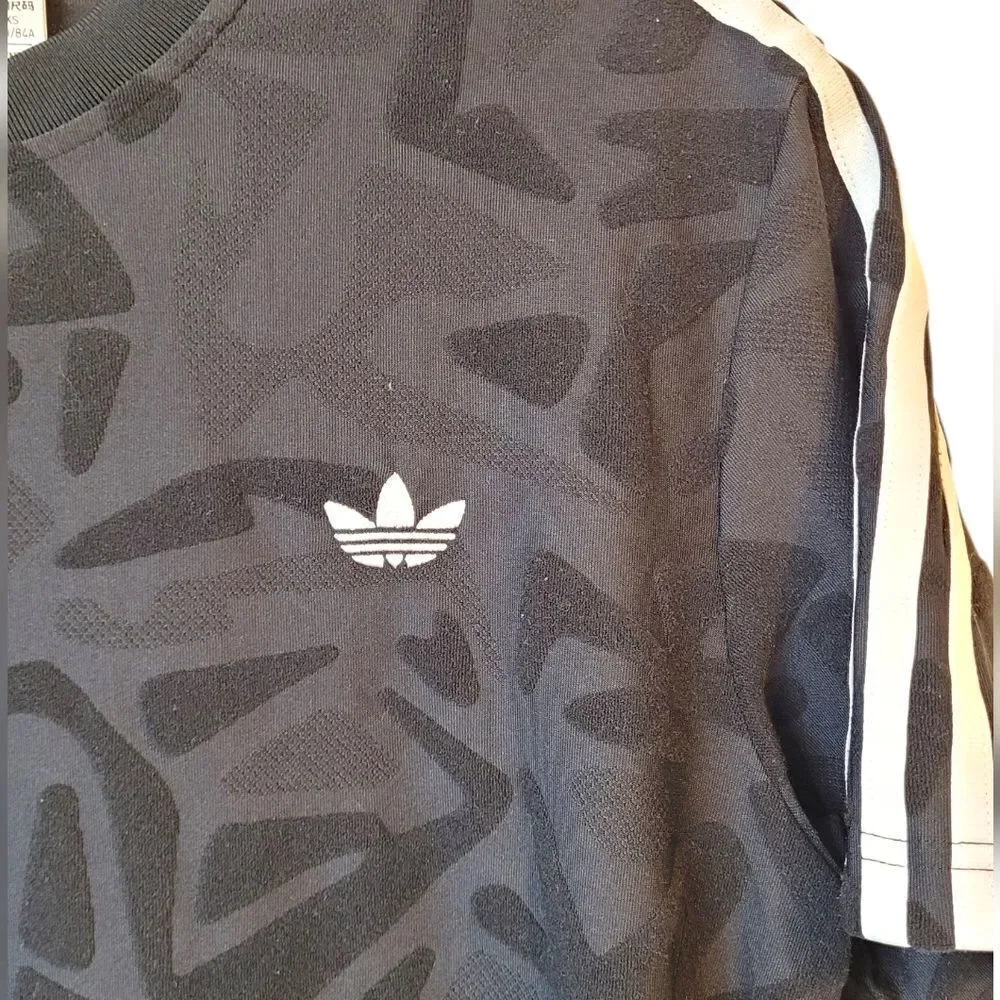 Adidas Men's Black Velvet Geo Print Premium Jersey Size US XS